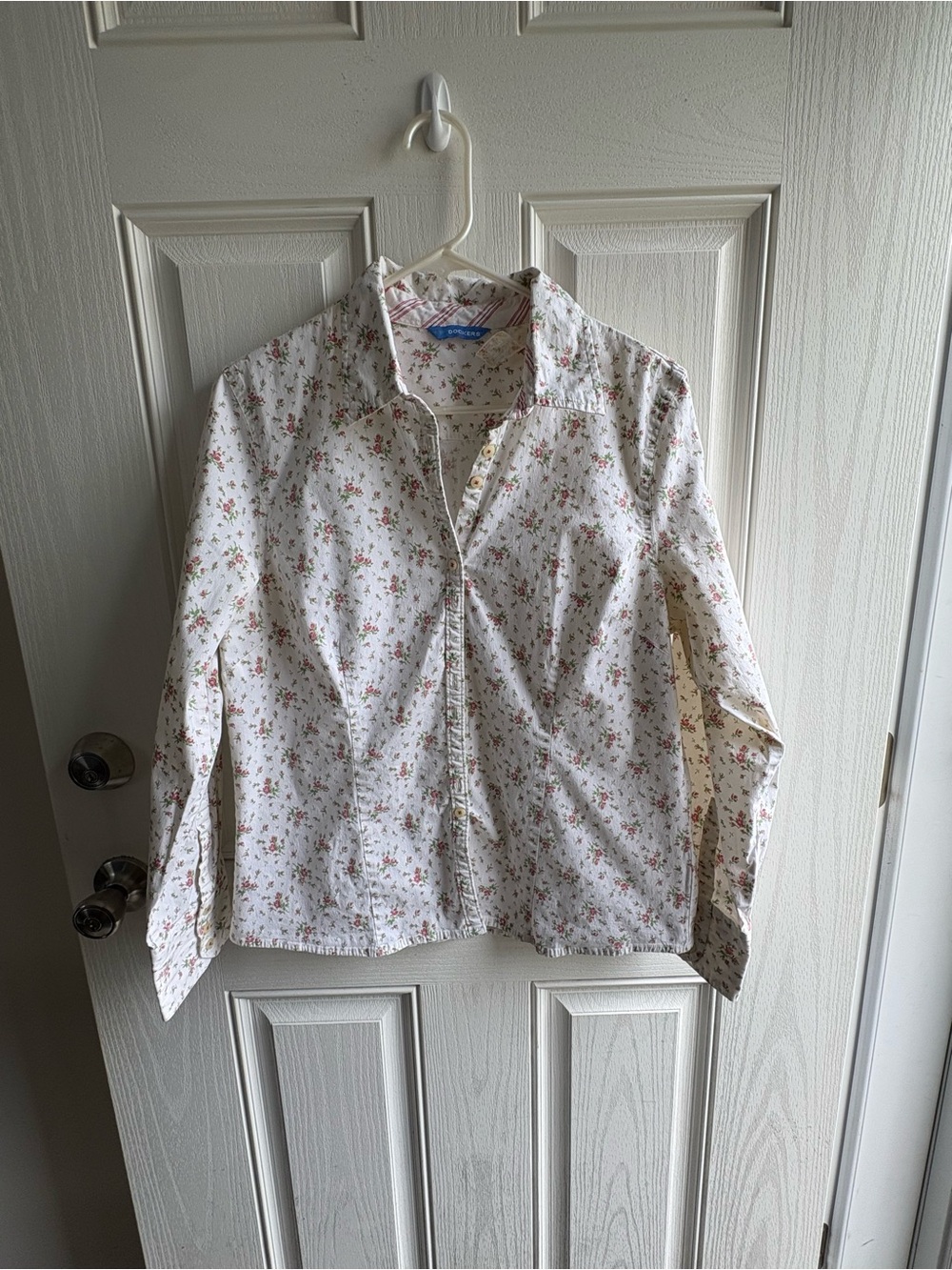 Dockers Floral Button Front Shirt Women’s 97% Cotton Stretch Long Sleeve
